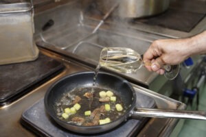 Cuisiner avec du vin blanc