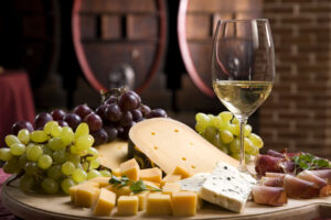 Plateau de formages et vin