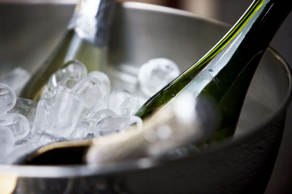 comment sabrer une bouteille de champagne