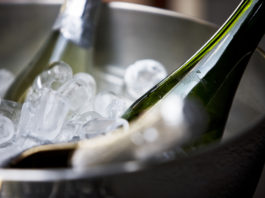 comment sabrer une bouteille de champagne