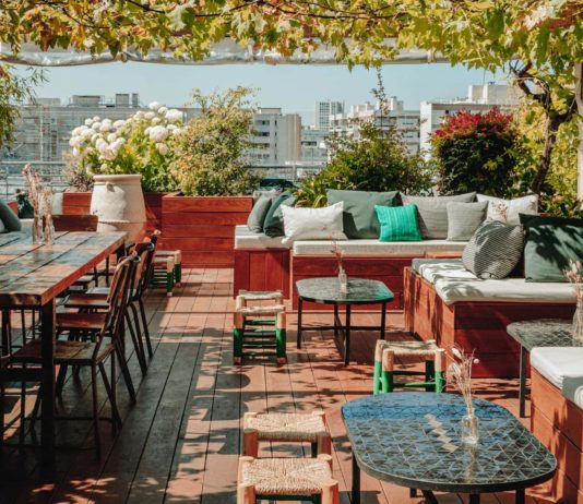 Où boire un verre de vin en terrasse cet été à Paris ?
