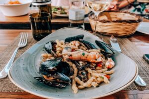 pâtes aux fruits de mer et au vin blanc