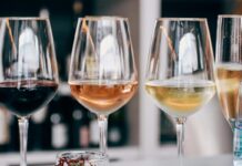 Pourquoi les français préfèrent-ils les vins blancs et rosés ?
