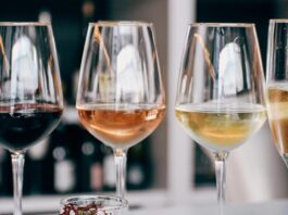 Pourquoi les français préfèrent-ils les vins blancs et rosés ?