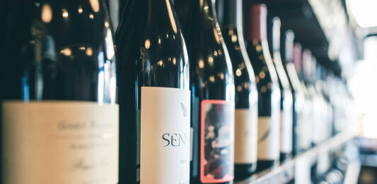 Surproduction et baisse de consommation : les vignerons français en crise